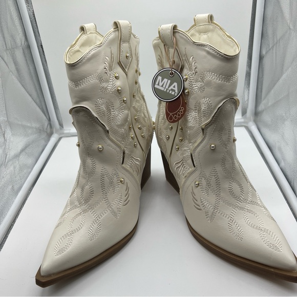 MIA White Ankle Boots with Western Flair and Pearl Accents - Picture 2 of 11
